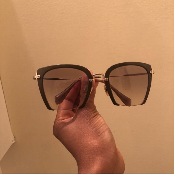 Hi everyone selling these miu miu frames - Picture 6 of 11